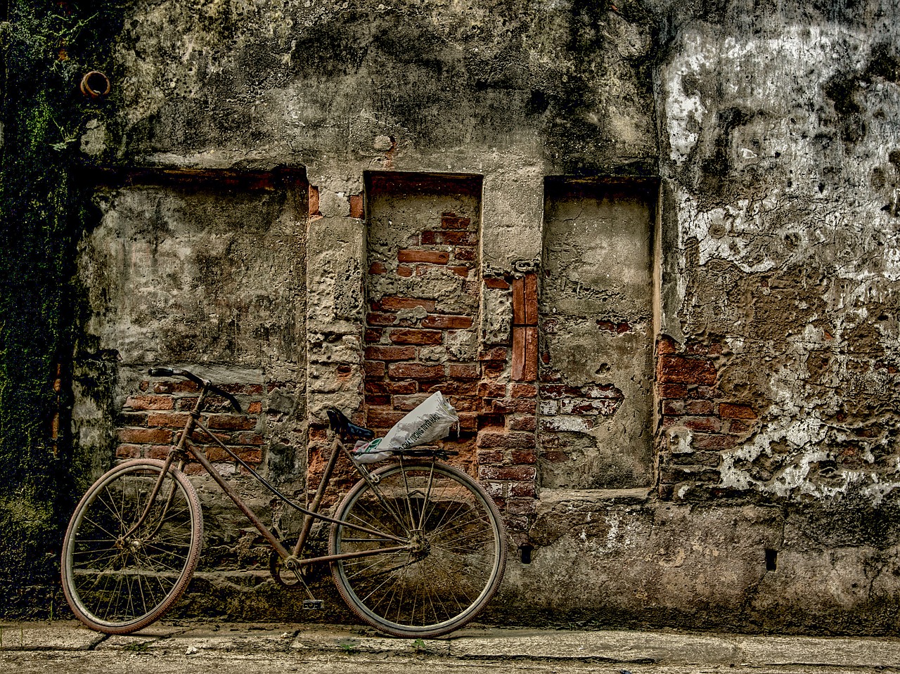 ¿Cómo guardar la bicicleta en la pared?
