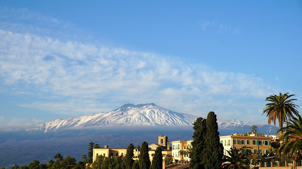 Ascendiendo al Volcán Etna: ¿Qué se Recomienda?